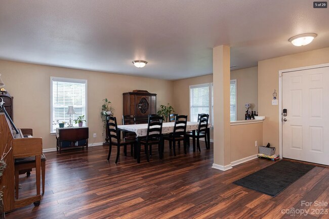 Building Photo - 2263 Durand Rd