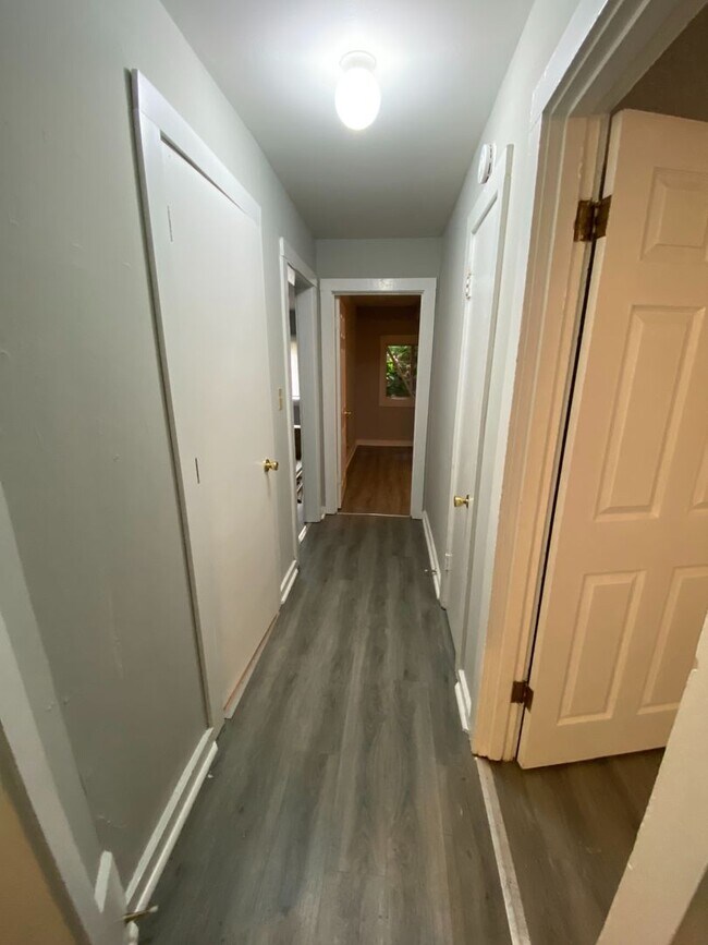 Building Photo - 406 Hietts Ln
