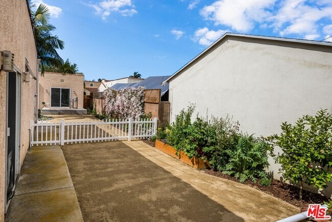 Building Photo - 4264 Mildred Ave