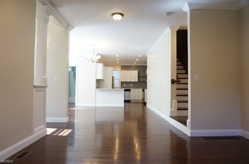 Building Photo - r39woo