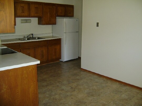  - 3335 Sun Valley Ter