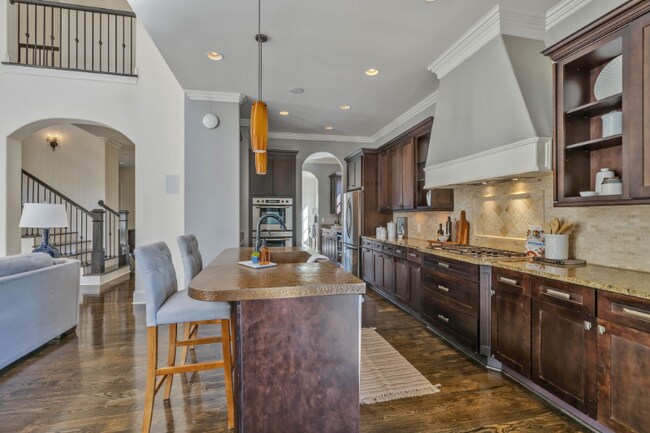 Building Photo - 1127 Glendale Ln