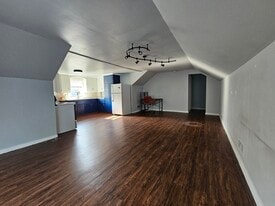 Building Photo - 928 Wall St