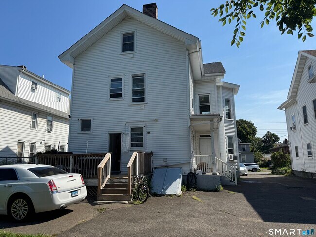 Building Photo - 630 Washington Ave