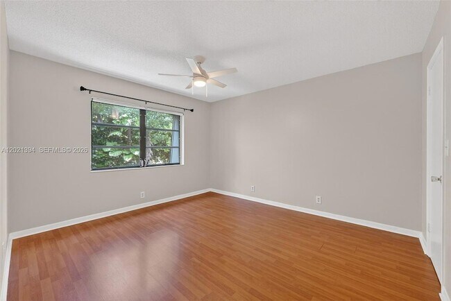 Building Photo - 3119 Oakland Shores Dr