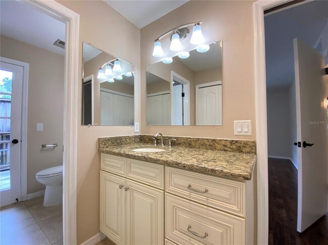 Building Photo - 214 Stevenage Dr