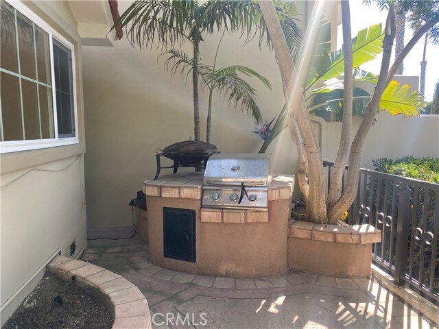 Building Photo - 6031 Shadowbrook Cir