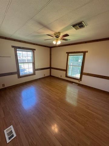 Building Photo - 425 3rd St
