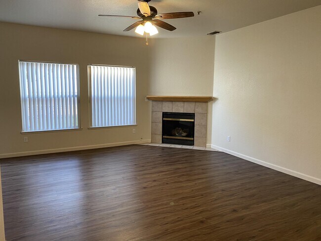 Building Photo - 2917 Snyder Ave