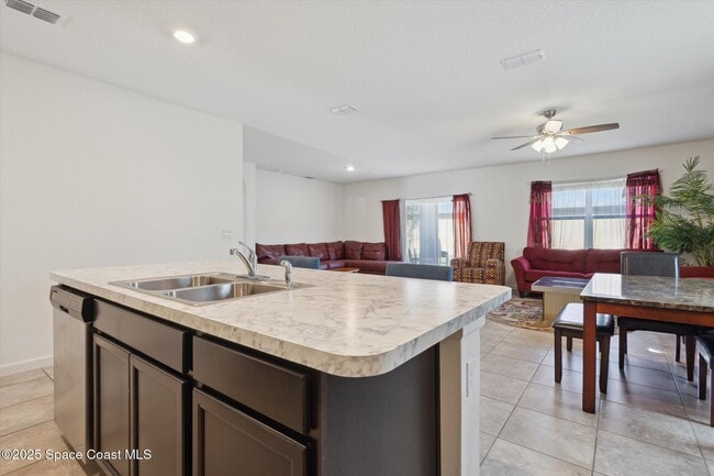Building Photo - 560 Lumber Jack Pl