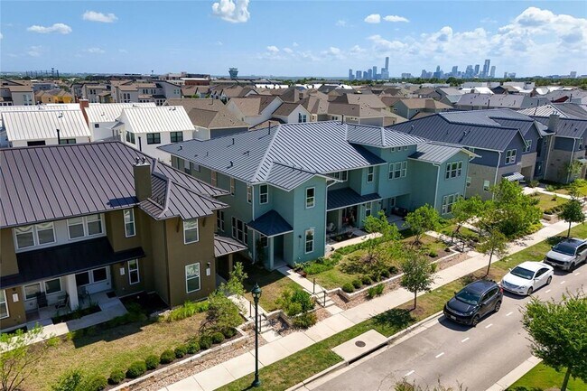 Building Photo - 2509 Simond Ave
