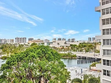 Building Photo - 1170 N Federal Hwy