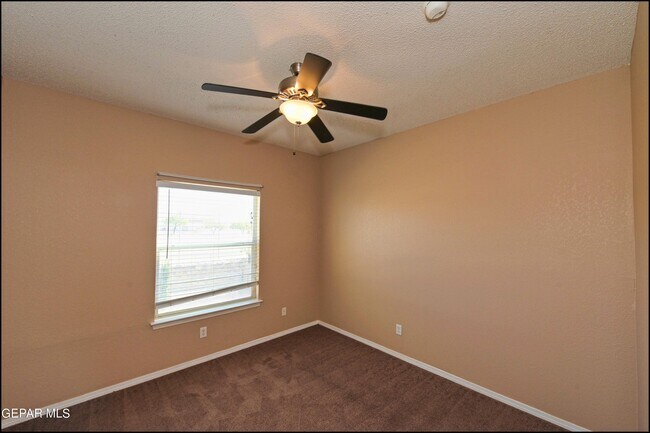 Building Photo - 452 Emerald Pass Ave