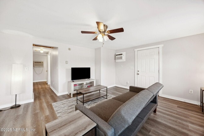 Building Photo - 5342 Kingsbury St