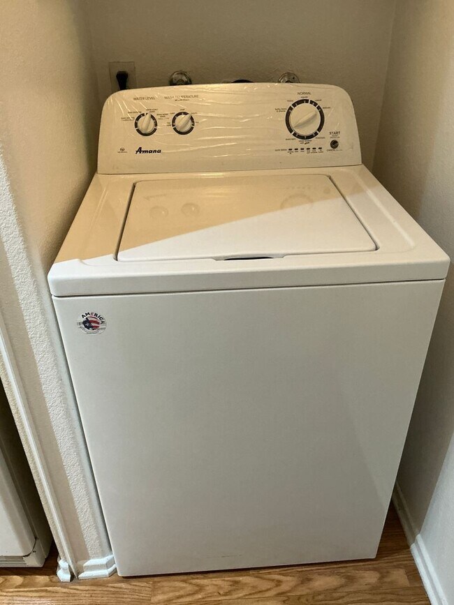 Building Photo - For Lease ~ 1 Bedroom 1 Bath 4th Floor Watermarke Condo in Irvine