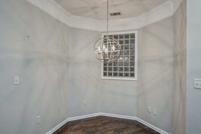 Building Photo - Brookhaven Condo