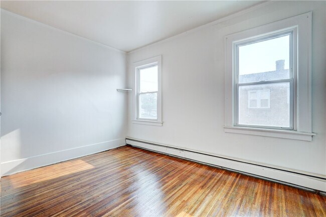 Building Photo - 2247 Clifford Ave