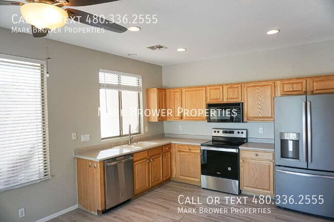 Building Photo - 2623 E Detroit Pl