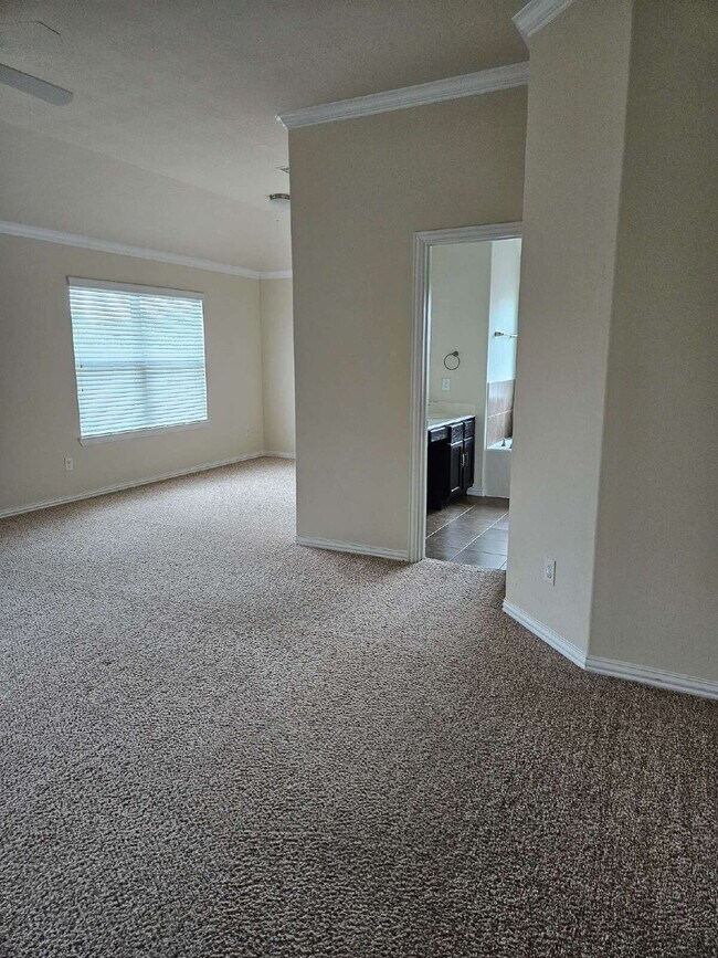Building Photo - Spacious 4-Bed Home in Friendly Katy Cul-d...