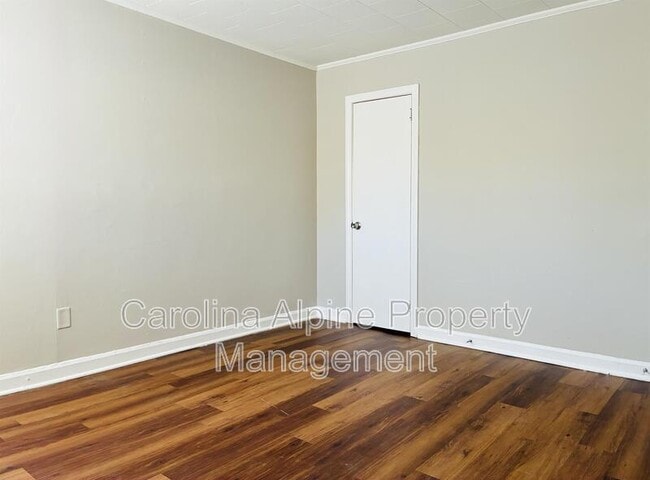 Building Photo - 309 E Gibbs St