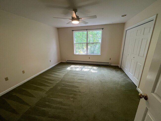 Building Photo - Spacious  South Burlington Townhouse for Rent - Available 7/1