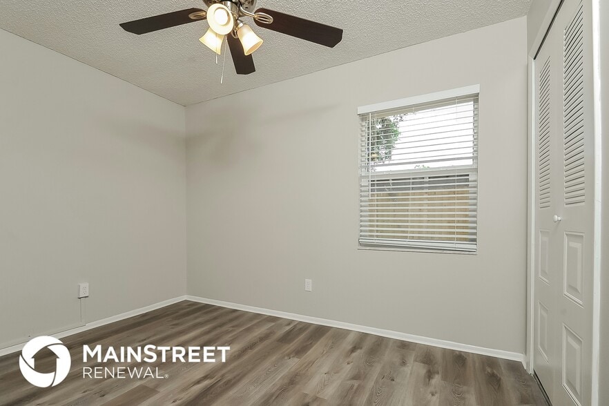 Building Photo - 808 Pebblewood Dr