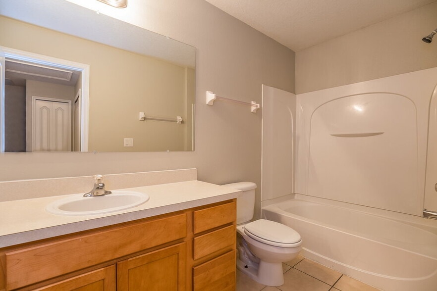 Building Photo - 4004 Pemberly Pines Cir