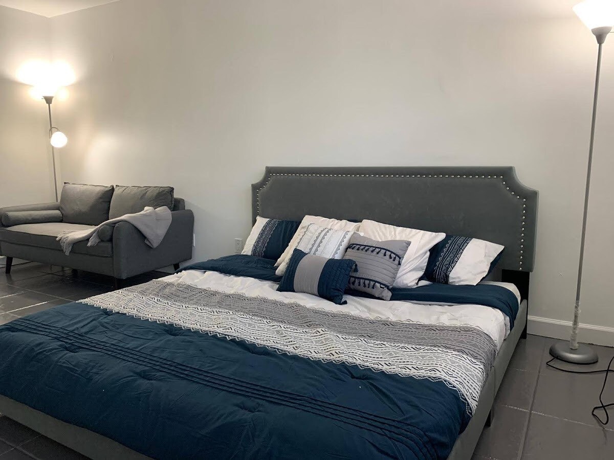 411A - Bedroom - 100 Lincoln Rd
