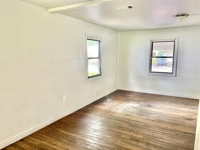 Building Photo - 3216 Brady St
