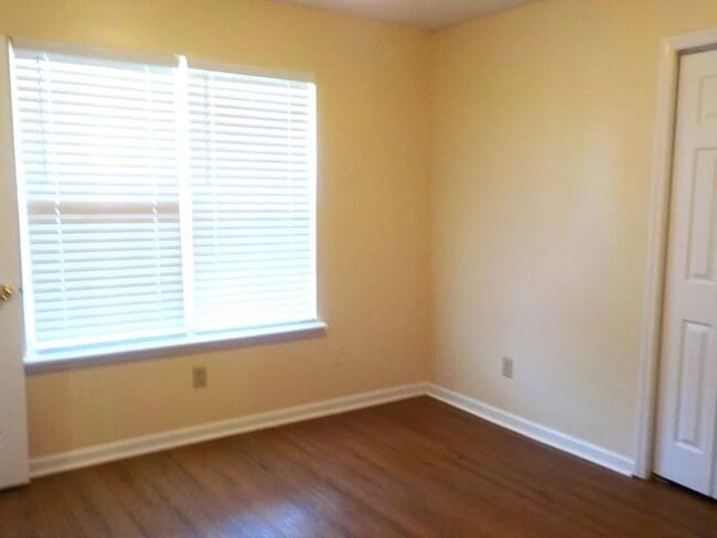 Building Photo - BEAUTIFUL HOUSE COMING AVAILABLE