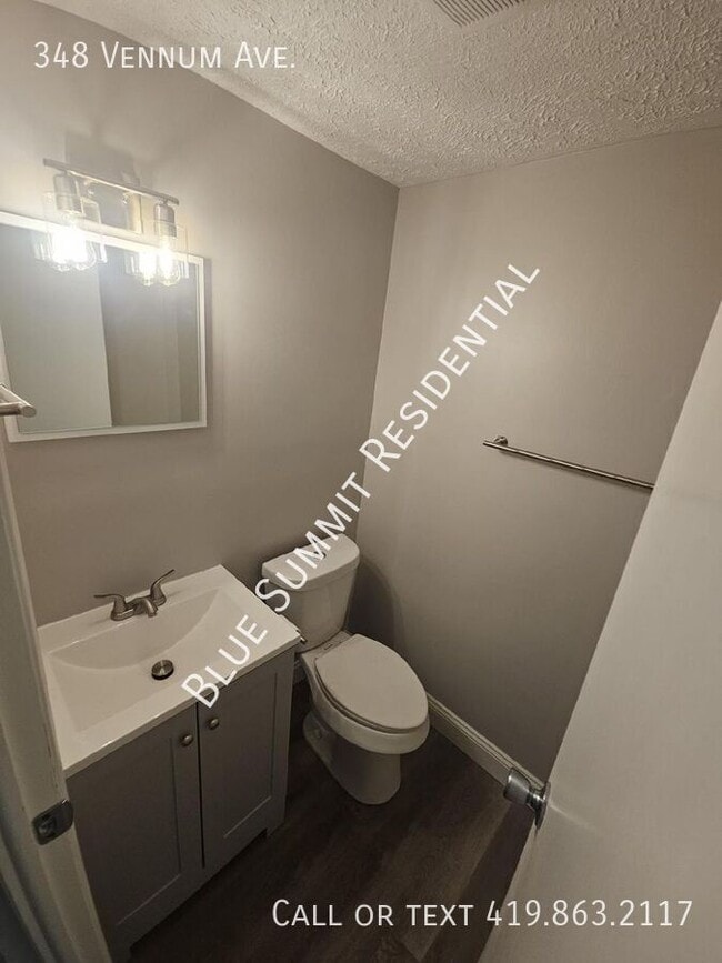 Building Photo - 348 Vennum Ave