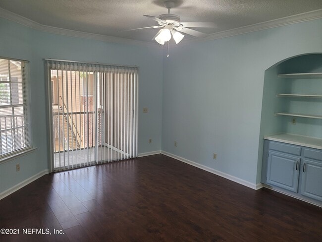 Building Photo - 10000 GATE Pky