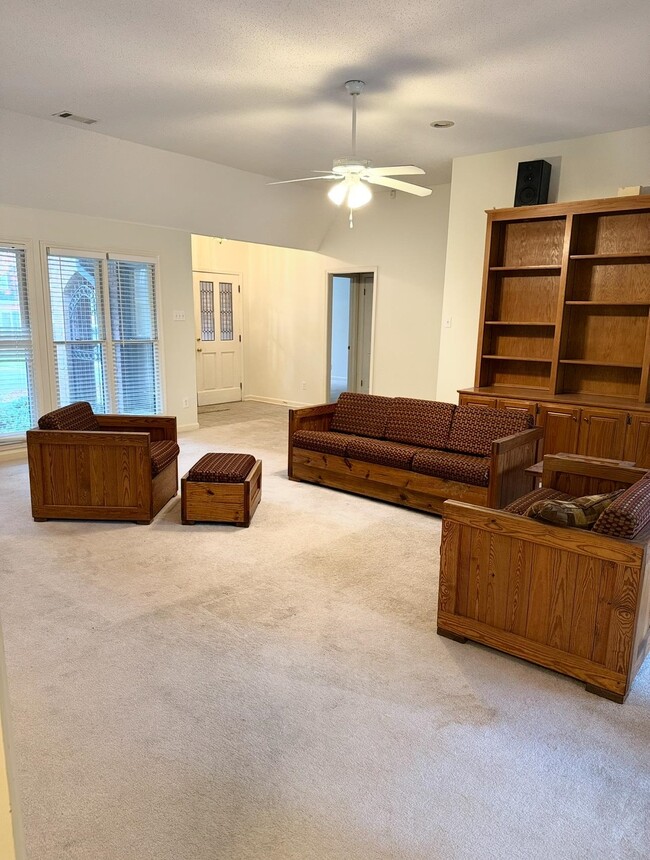 Building Photo - 6700 Kirby Oaks Cove N