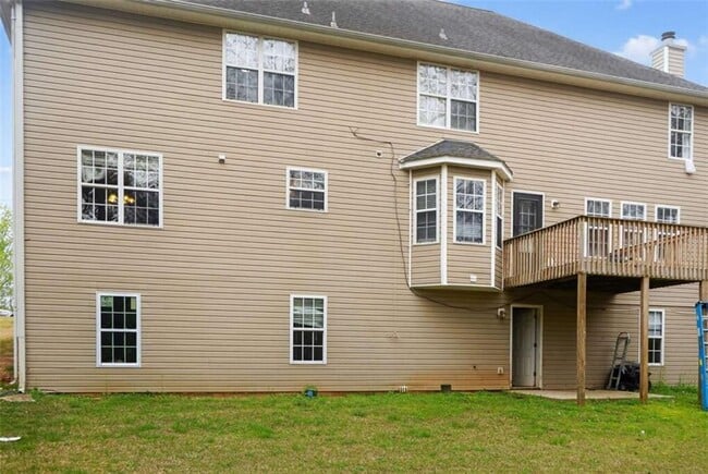 Building Photo - 905 Pownal Ln