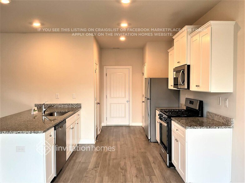 Building Photo - 2314 Alberto Dr