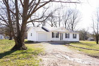 Building Photo - 1880 Kensington St