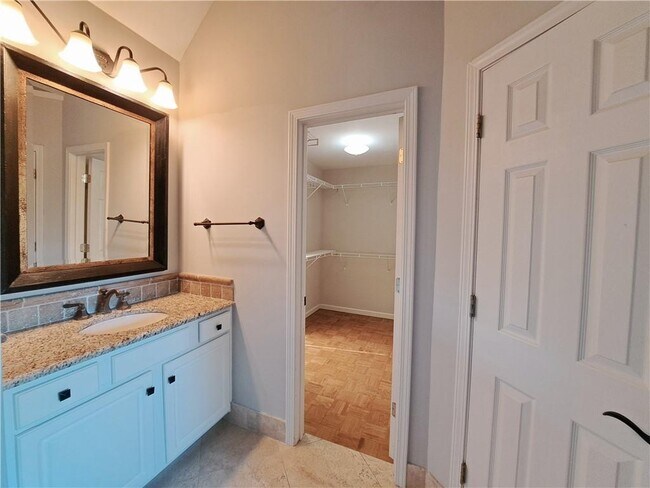 Building Photo - 2242 Lenox Walk NE