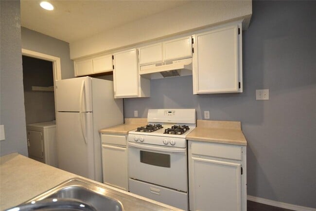 Building Photo - 16114 Windermere Dr