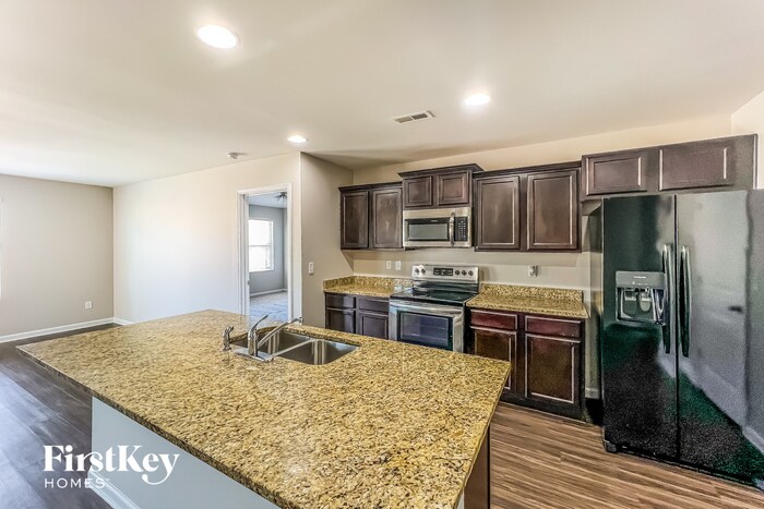 Building Photo - 540 Waterstone Dr