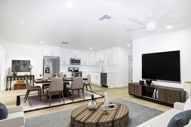 Building Photo - 309 NW 30th Ct