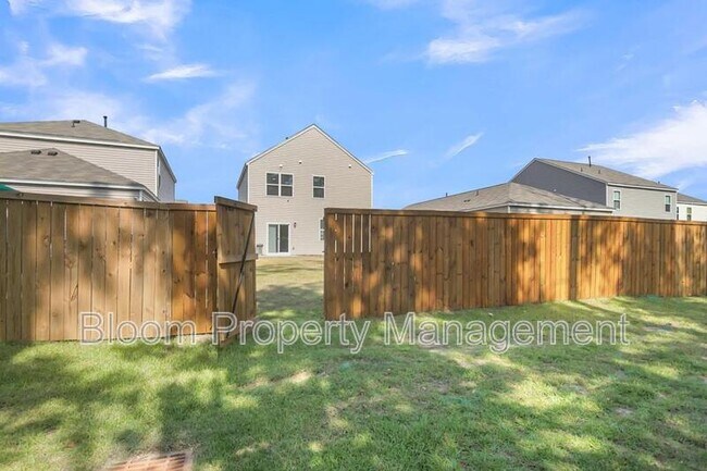 Building Photo - 411 Broad Elm Wy