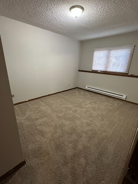 Building Photo - 4207 E Comanche Dr