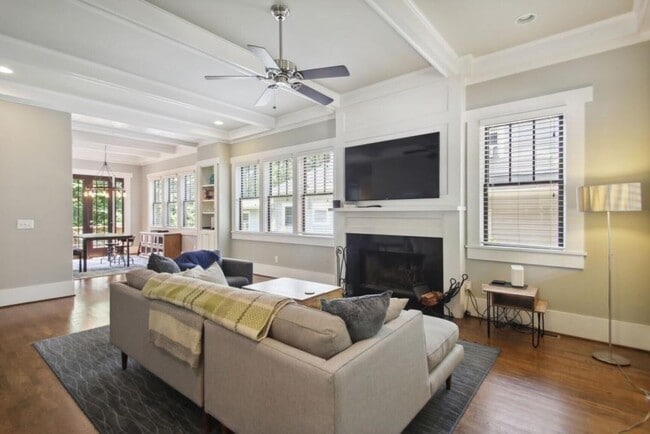 Building Photo - 519 N Highland Ave NE