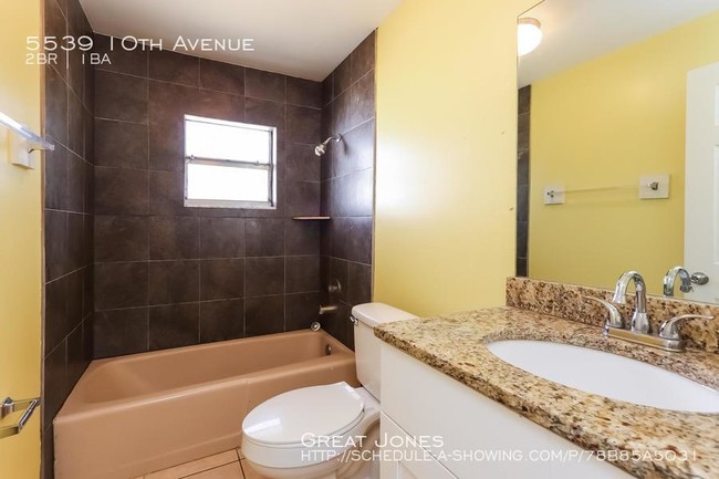 Building Photo - RECENTLY RENOVATED DUPLEX IN PINE MANOR!!!