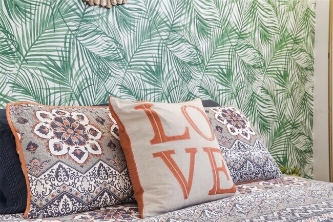 Building Photo - 1408 E Ridgewood St