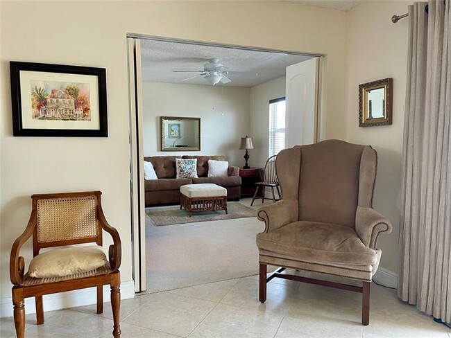 Building Photo - 4629 Poinciana St