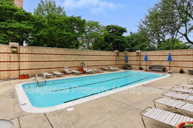 Building Photo - 2400 Clarendon Blvd