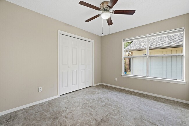 Building Photo - 3330 Beech Point Dr