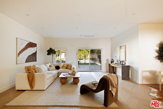 Building Photo - 308 S Highland Ave