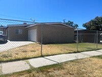 Building Photo - 45519 Cedar Ave